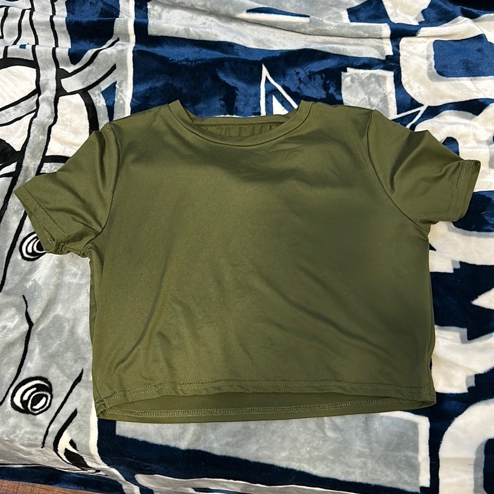 olive green crop top tee shirt